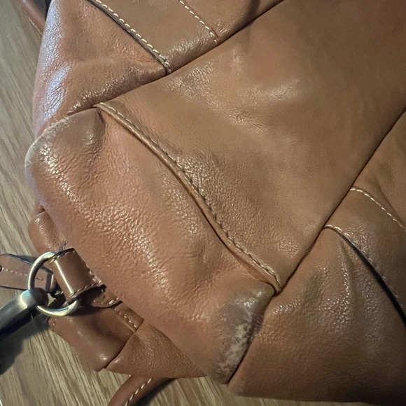 Storksak Elizabeth Leather Diaper Bag - Picture 6 of 8